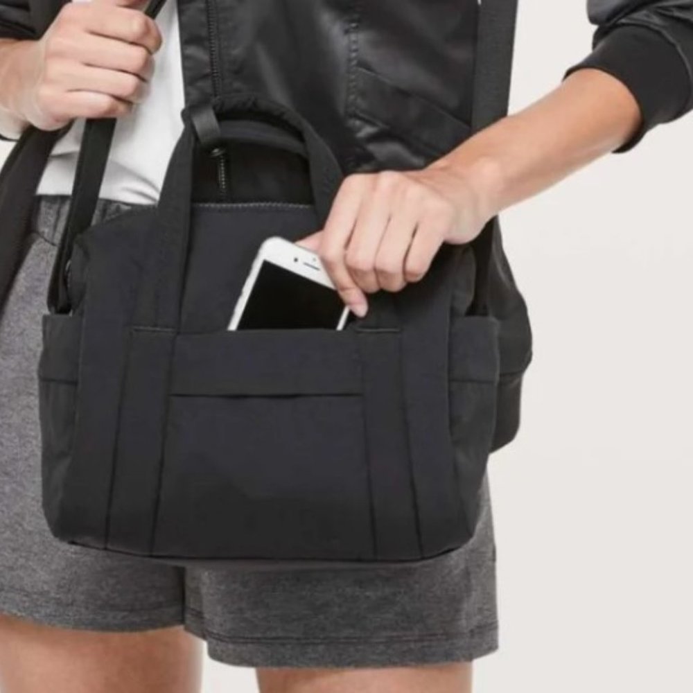 Lululemon Mini Barrel Bag